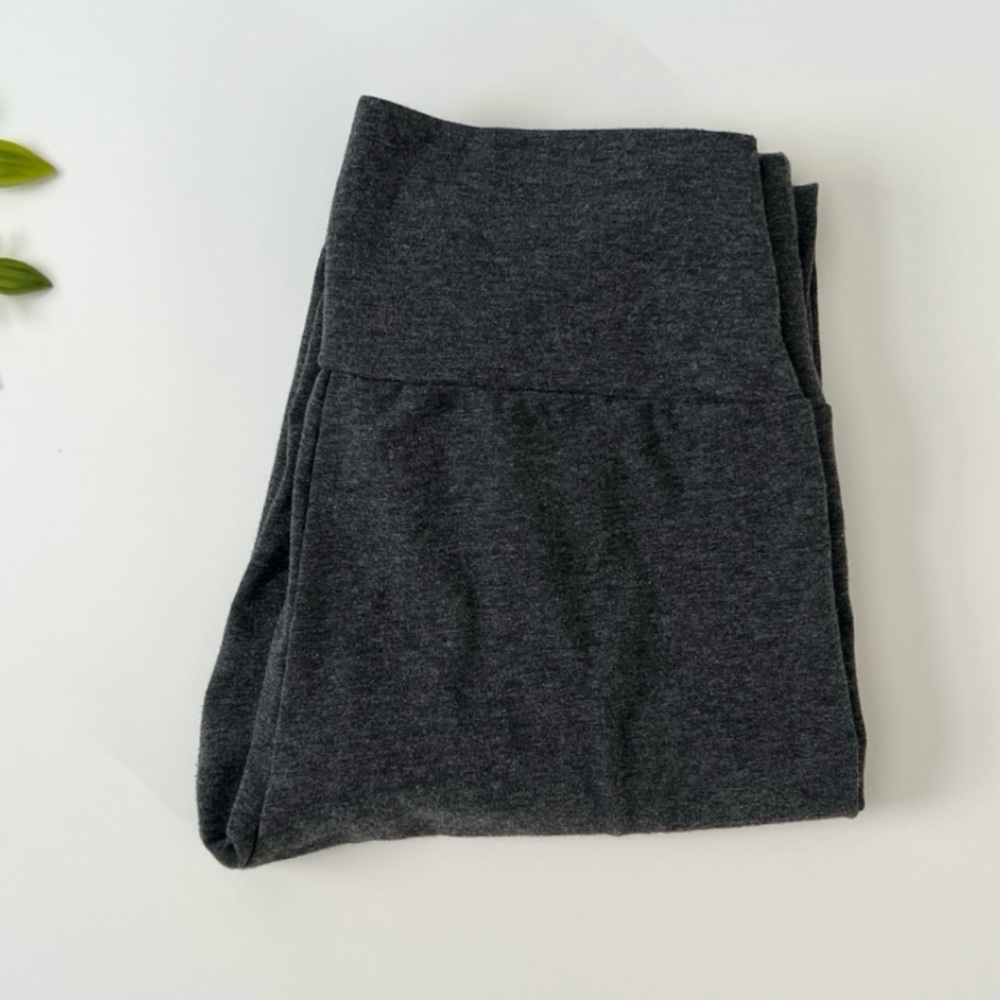 gray leggings